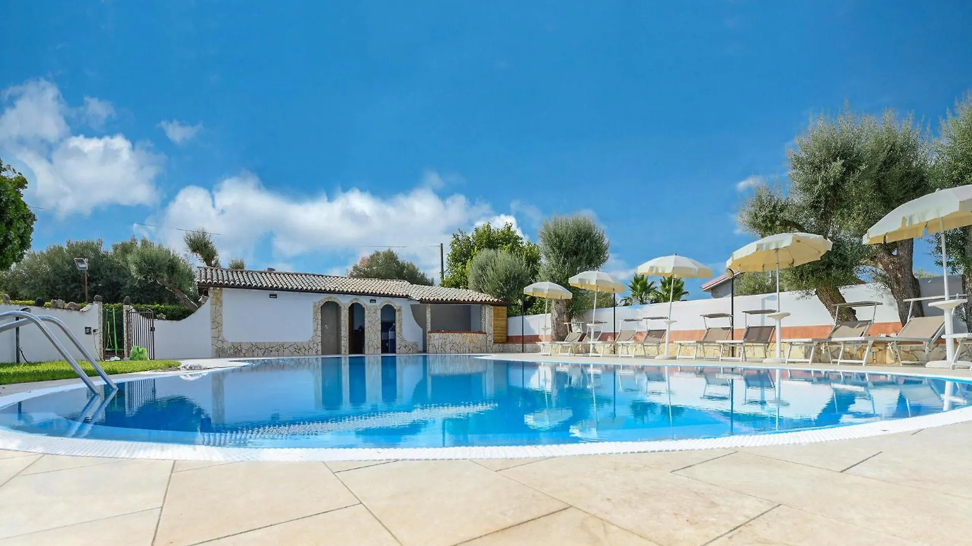 Gorgeous Home In C,Da Monasteri With Wifi Floridia Italy